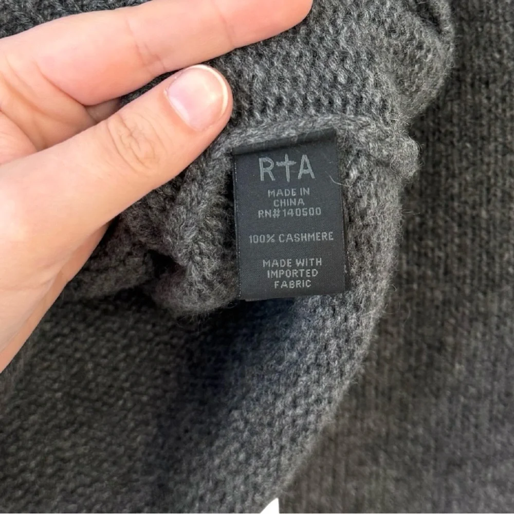 RtA Large Cashmere Embroidered‎ My Mind In New York City Crew Neck Sweater Gray
